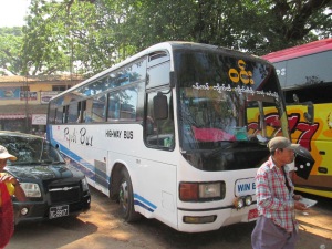 Autobús Kin Pun - Yangon